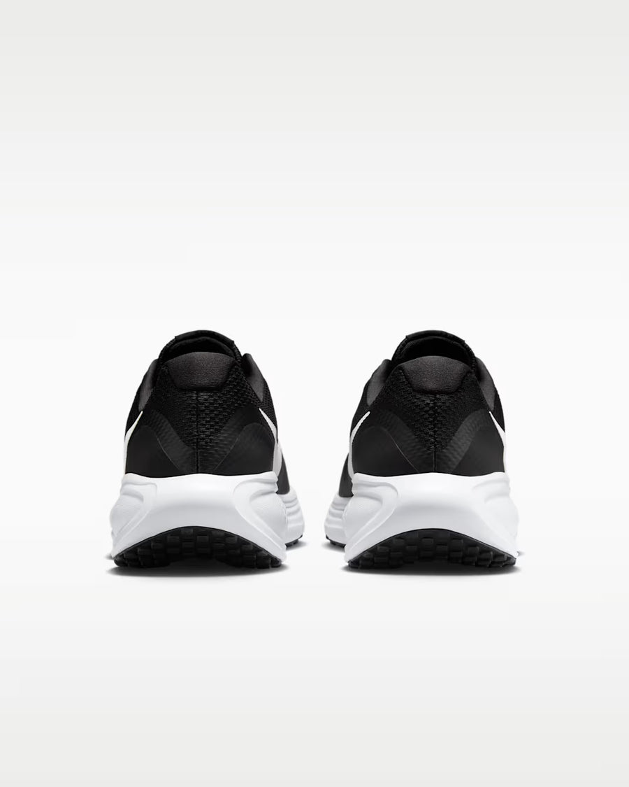 Nike Revolution 8