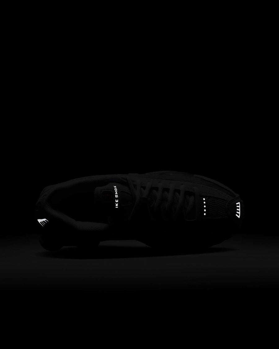 Nike Shox R4