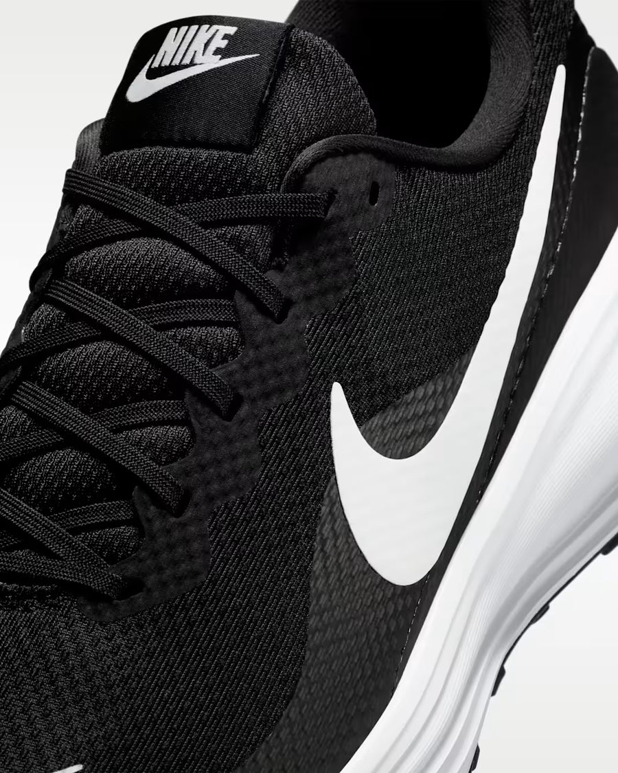 Nike Revolution 8